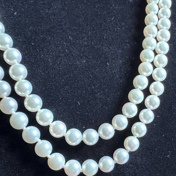 Beautiful Double Strand Mikimoto Akoya Pearl necklace 18” 14k Gold - Picture 2 of 7